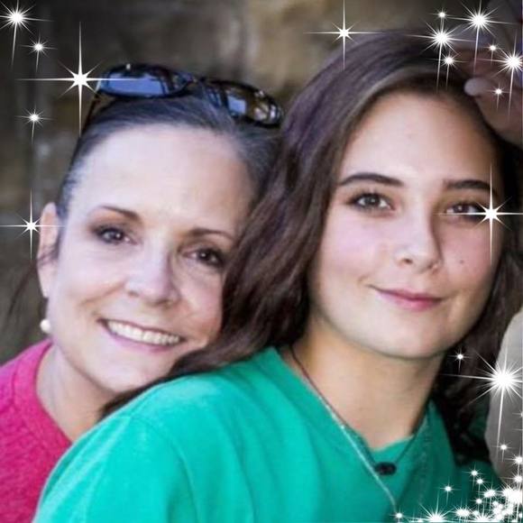 Meet your Posher, Christie - Picture 1 of 1